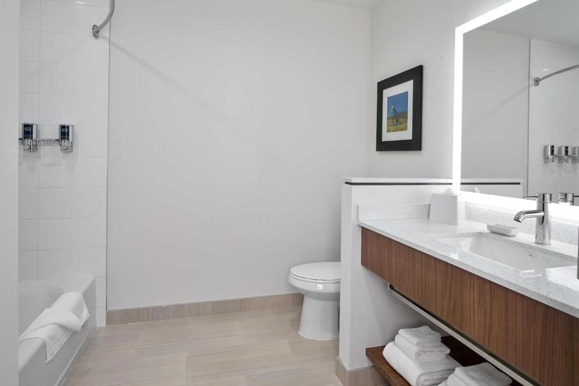 Four Points By Sheraton Edmonton West Zewnętrze zdjęcie