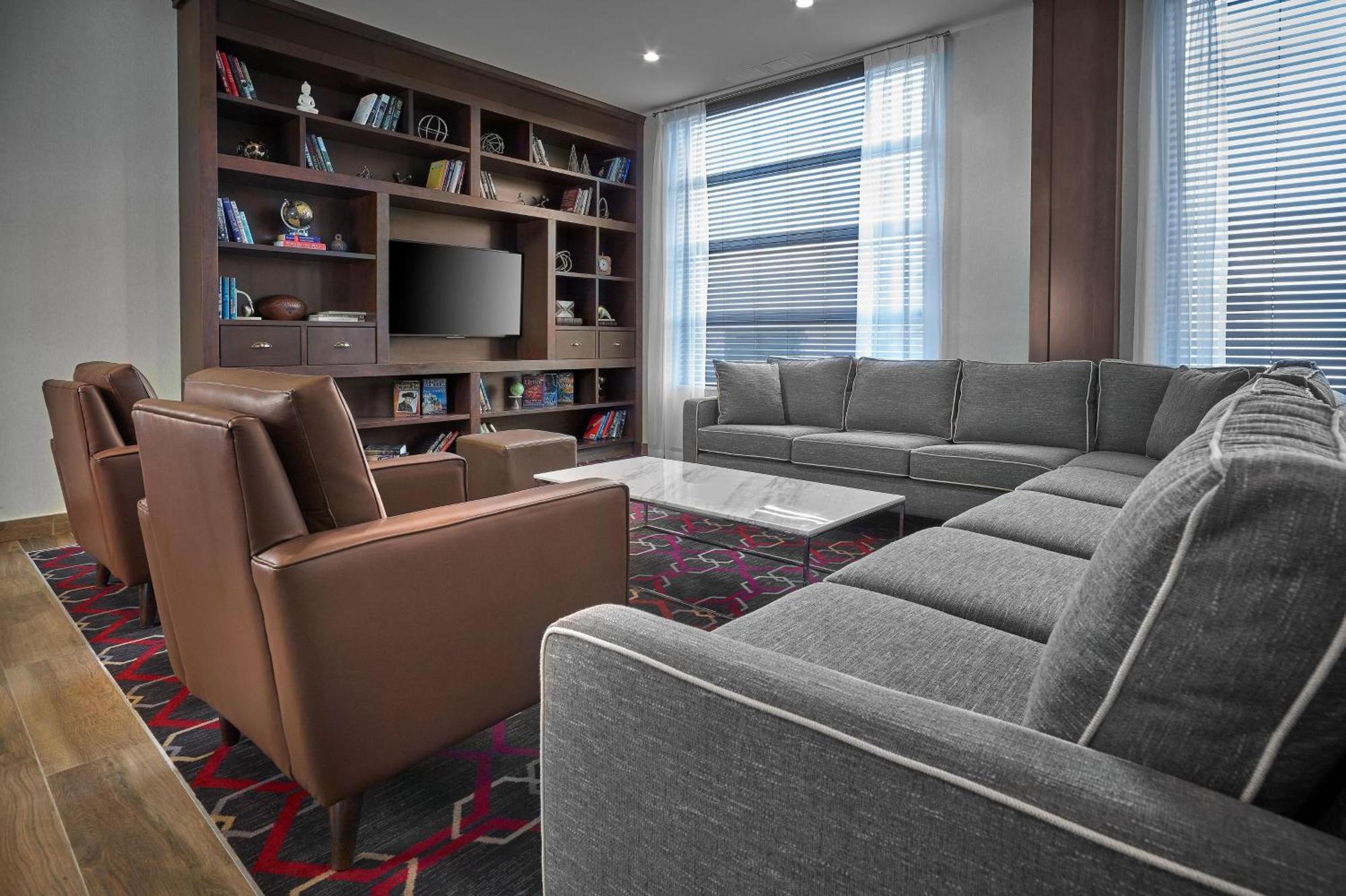 Four Points By Sheraton Edmonton West Zewnętrze zdjęcie